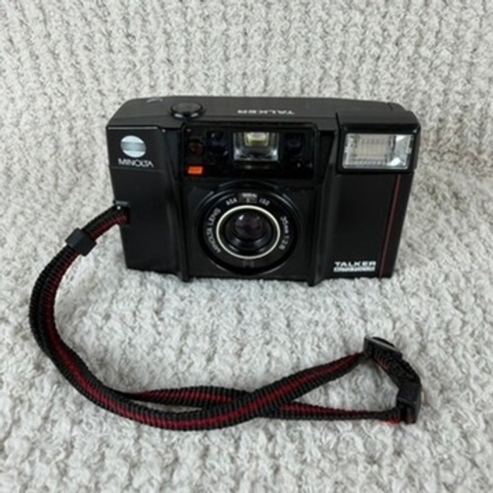 Minolta Talker 35mm Film Camera Black f/2.8 Lens Built-in Flash Vintage‎ PARTS
